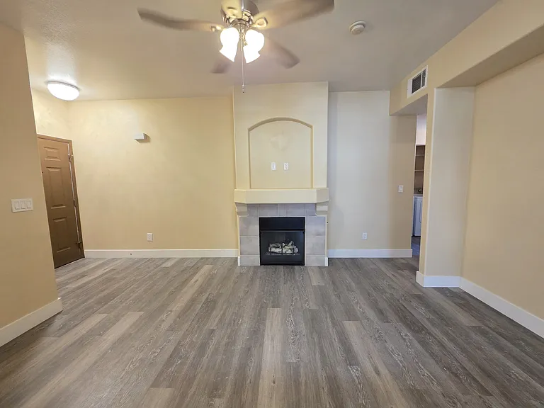 9050 W Warm Springs Rd #1077 — Photo 6