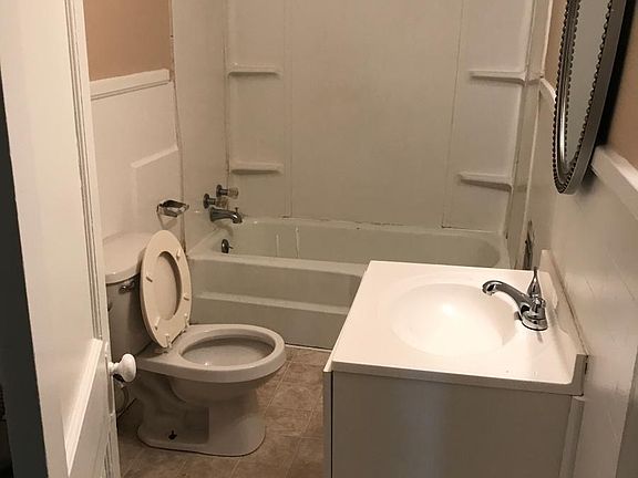 4th image of 1507 Golf Club Ln APT 2