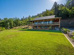 375 Cricket Ln, Cave Junction, OR 97523