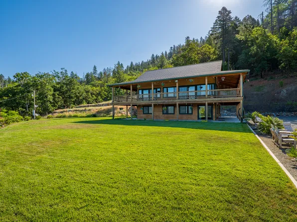 375 Cricket Ln, Cave Junction, OR 97523