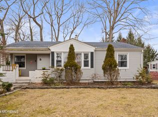 3 Phoenix Pkwy, Oakhurst, NJ 07755