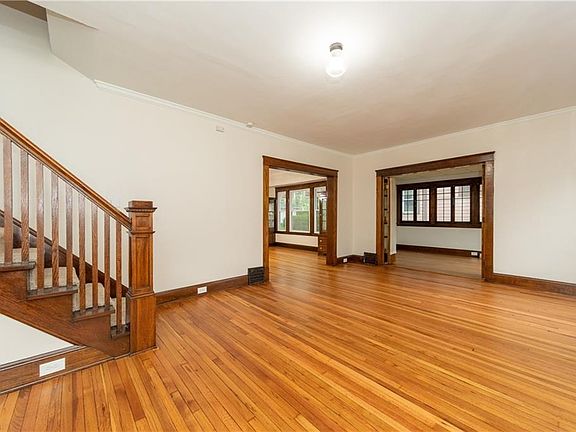4th image of 3107 Essex Rd