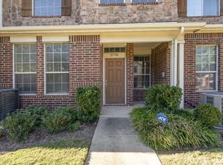 2706 Olympic Park Dr, Grand Prairie, TX 75050