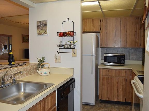 5th image of 190 Hickory Woods Ct APT 13C