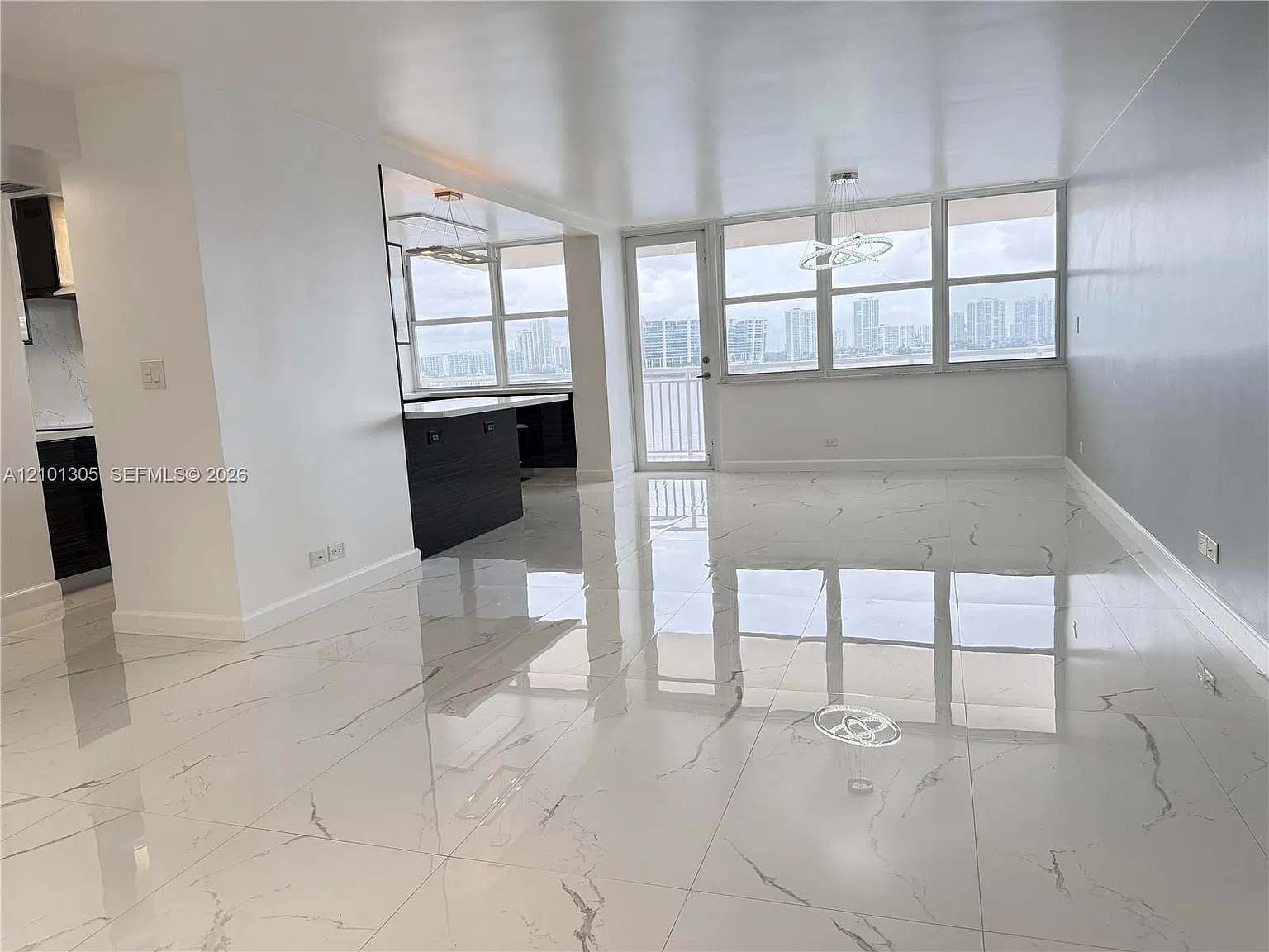 Winston Towers 200 — Photo 2