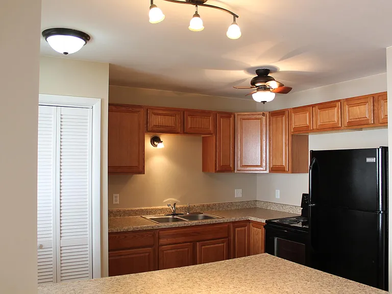 1702 E Northgate St — Photo 6