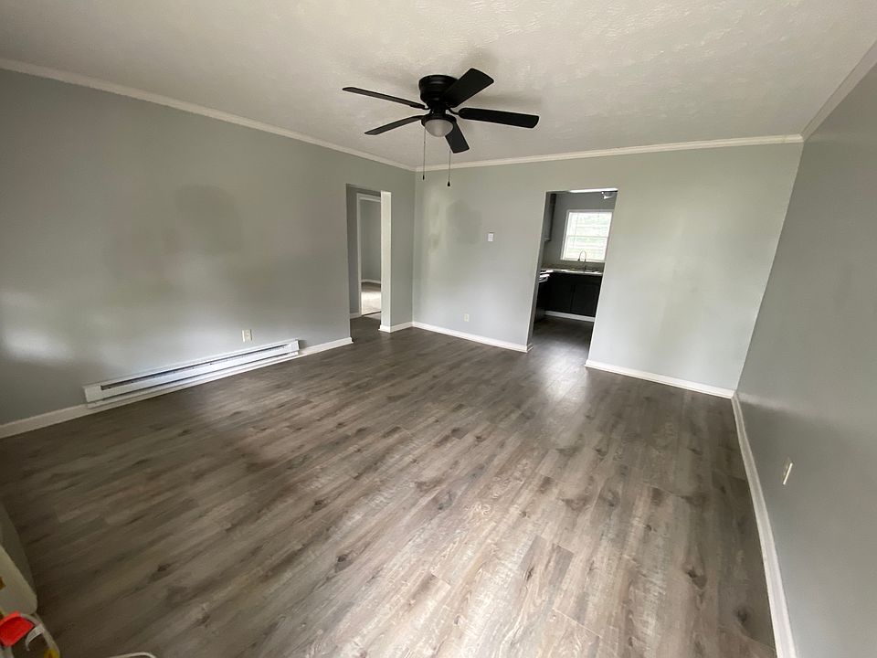 2nd image of 410 Leak St APT 2