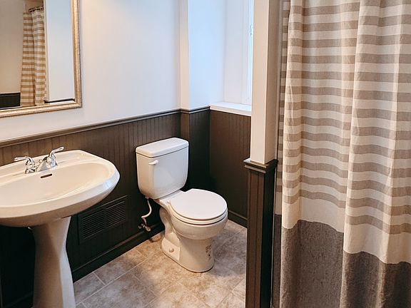 5th image of 735 Grant St