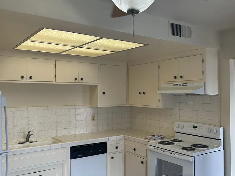 1304 Ensenada Dr #1 — Photo 1