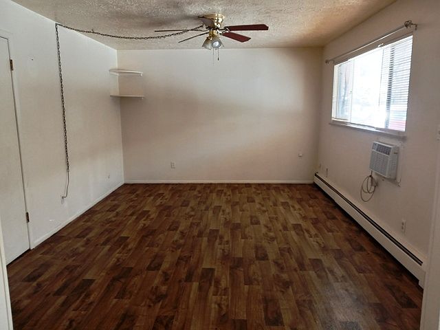 1250 Elder Ave. #1 - living room