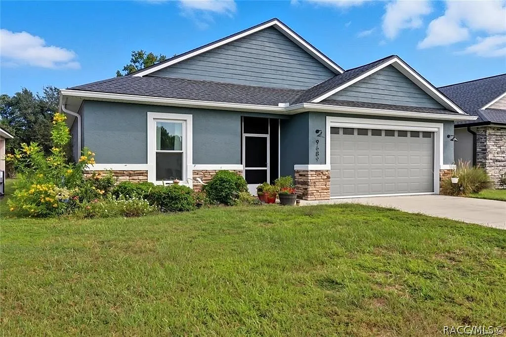 3 bed, 2.0 bath, 1754 sqft, $2,200 — Photo 3