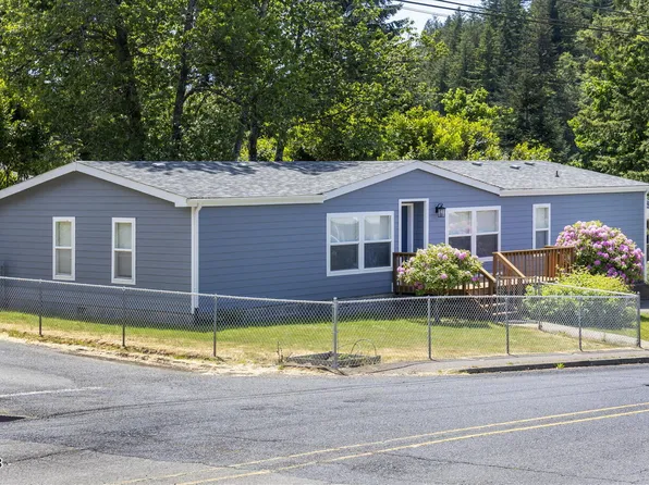 115 NW 11th St, Toledo, OR 97391