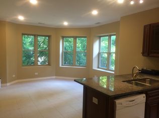 2728 W Lunt Ave #2, Chicago, IL 60645