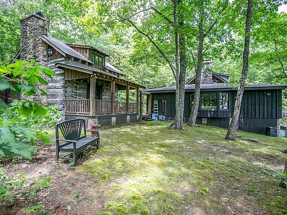 5th image of 262 Adams Ln