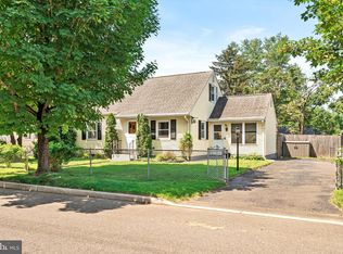 150 Saybrook Ave, Hamilton, NJ 08619