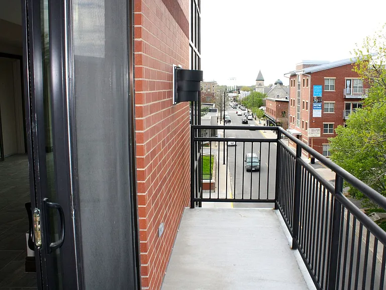 1200 E Walnut St — Photo 15