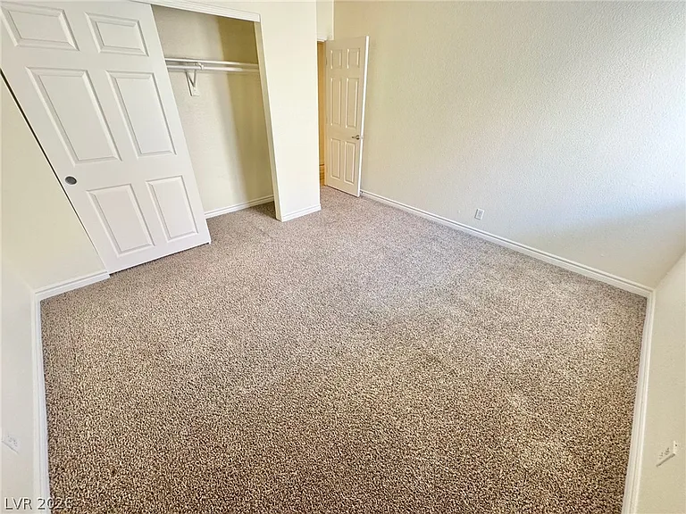 5422 River Glen Dr #377 — Photo 11