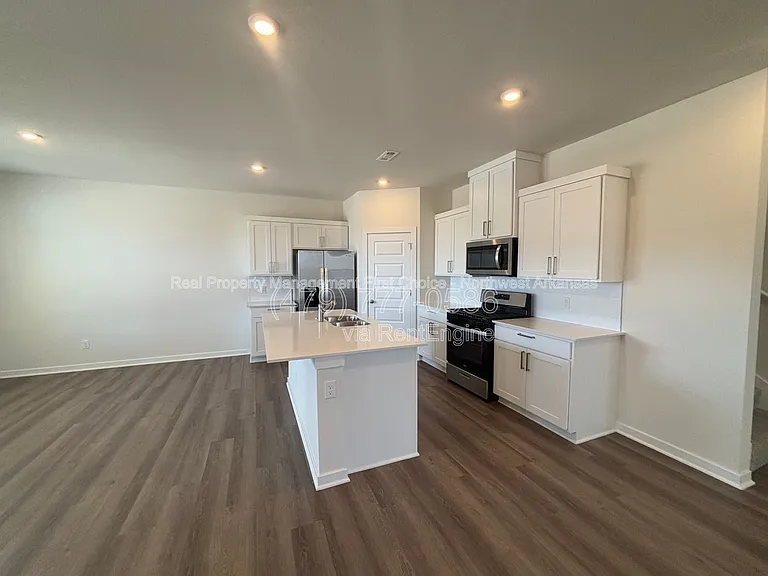 4802 W Planetree St — Photo 7