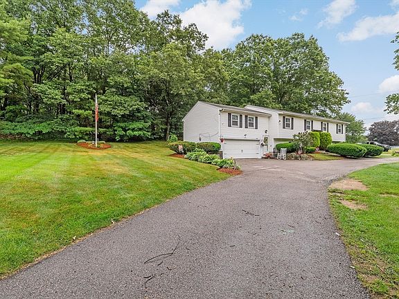 3rd image of 399 Providence Rd #A