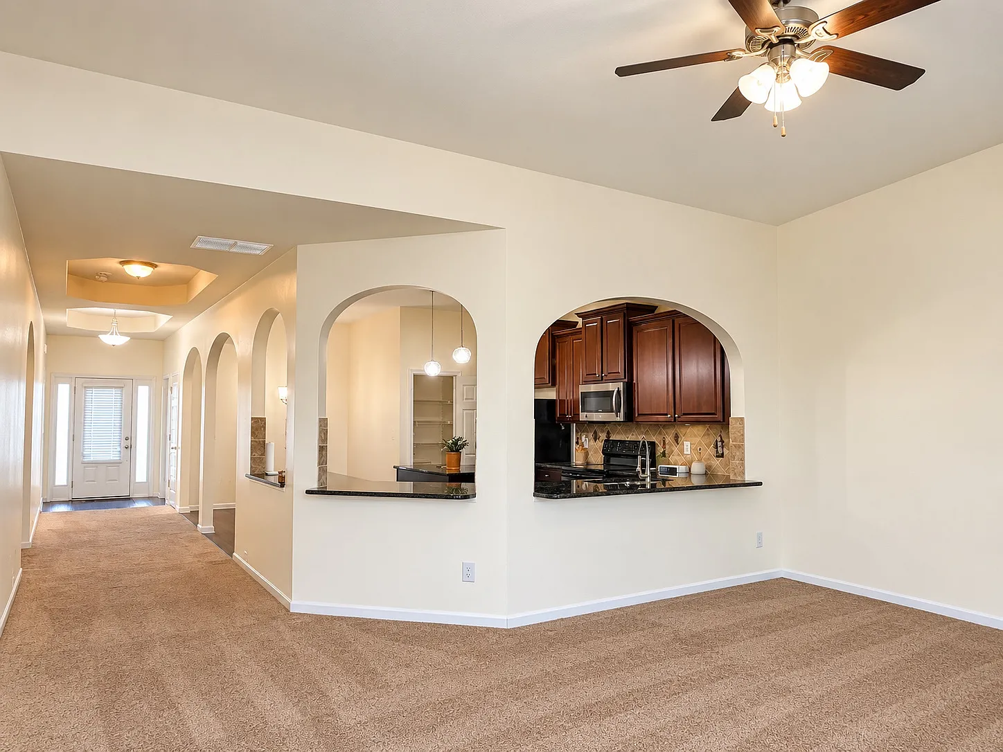 3 bed, 2.5 bath, 2100 sqft, $2,000 — Photo 3