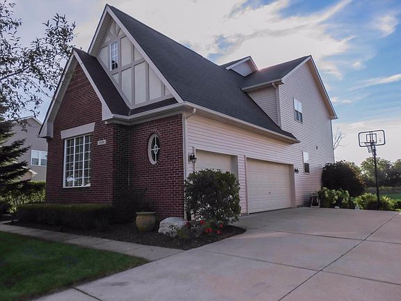 2nd image of 9198 Normandy Ln
