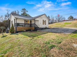 104 School St, Clinton, TN 37716