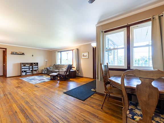 3rd image of 1103 N Coler Ave