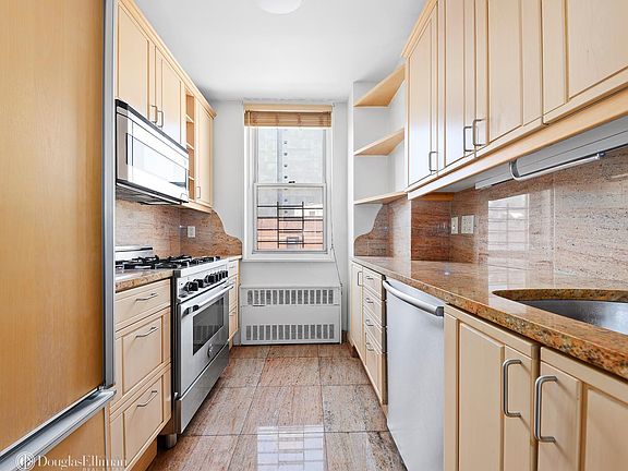 3rd image of 301 E 78th St APT 6-C