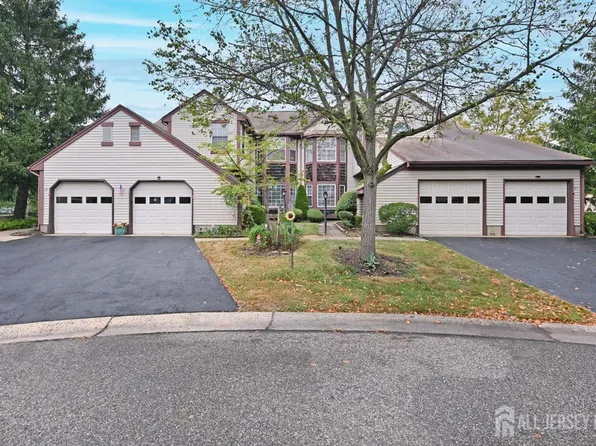 2C John Tyler Ct, Monroe Township, NJ 08831