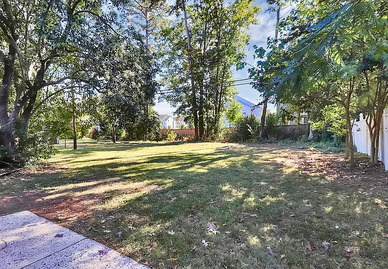 3503 Meredith Ave — Photo 12
