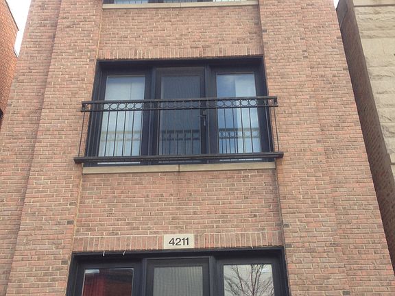 2nd image of 4211 S Vincennes Ave #3