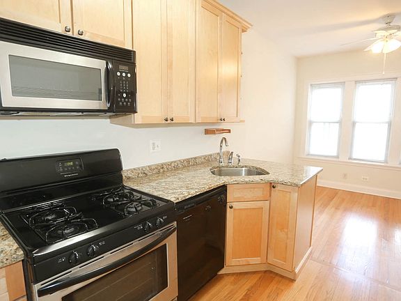 2nd image of 4810 1/2 N Paulina St #1W