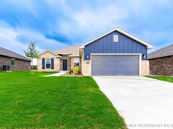 214 S 26th St, Collinsville, OK 74021