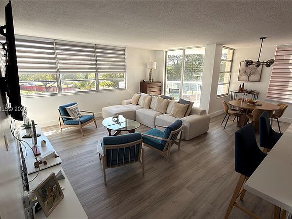 4th image of 1351 NE Miami Gardens Dr APT 325E