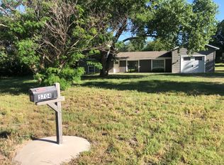 5704 E Vada Dr, Hutchinson, KS 67501