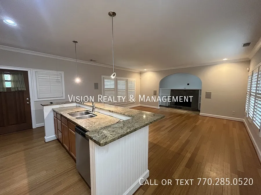 Beautiful 2 BD 2.5 BA — Photo 4