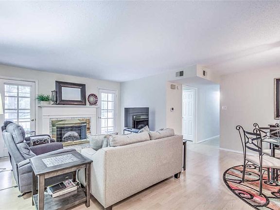 5th image of 15593 Bedford Forge Dr APT 13