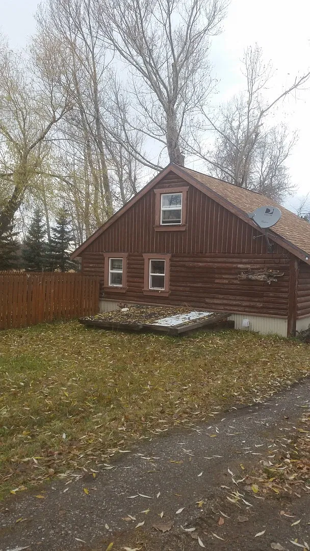 Rustic Cabin — Photo 1
