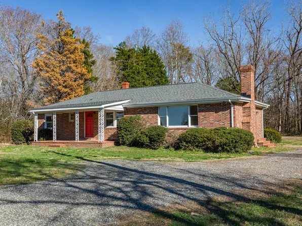 487 W Point Rd, Lancaster, VA 22503