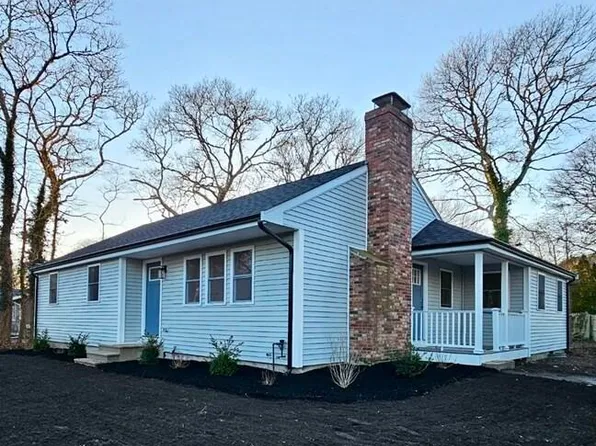 31 Saint Catherine Avenue, Hyannis, MA 02601