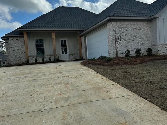 2nd image of 200 Bronson Bnd