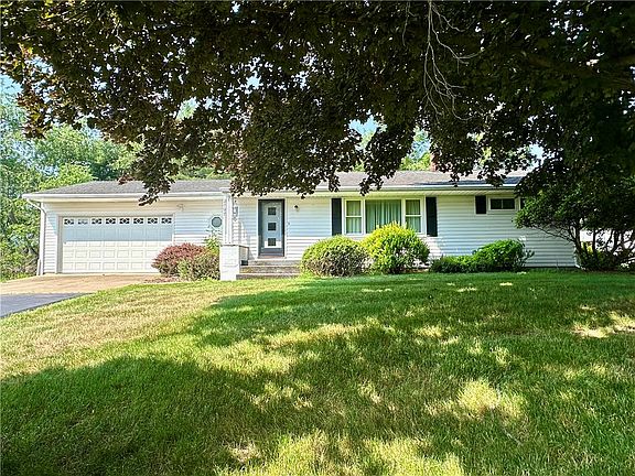 3rd image of 2797 Pinewood Cir