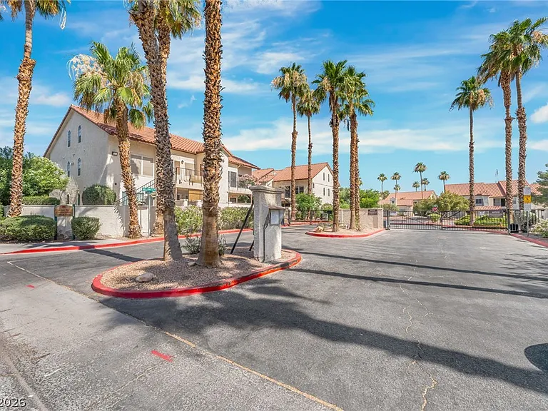 3602 Gaylord Dr #155 — Photo 4