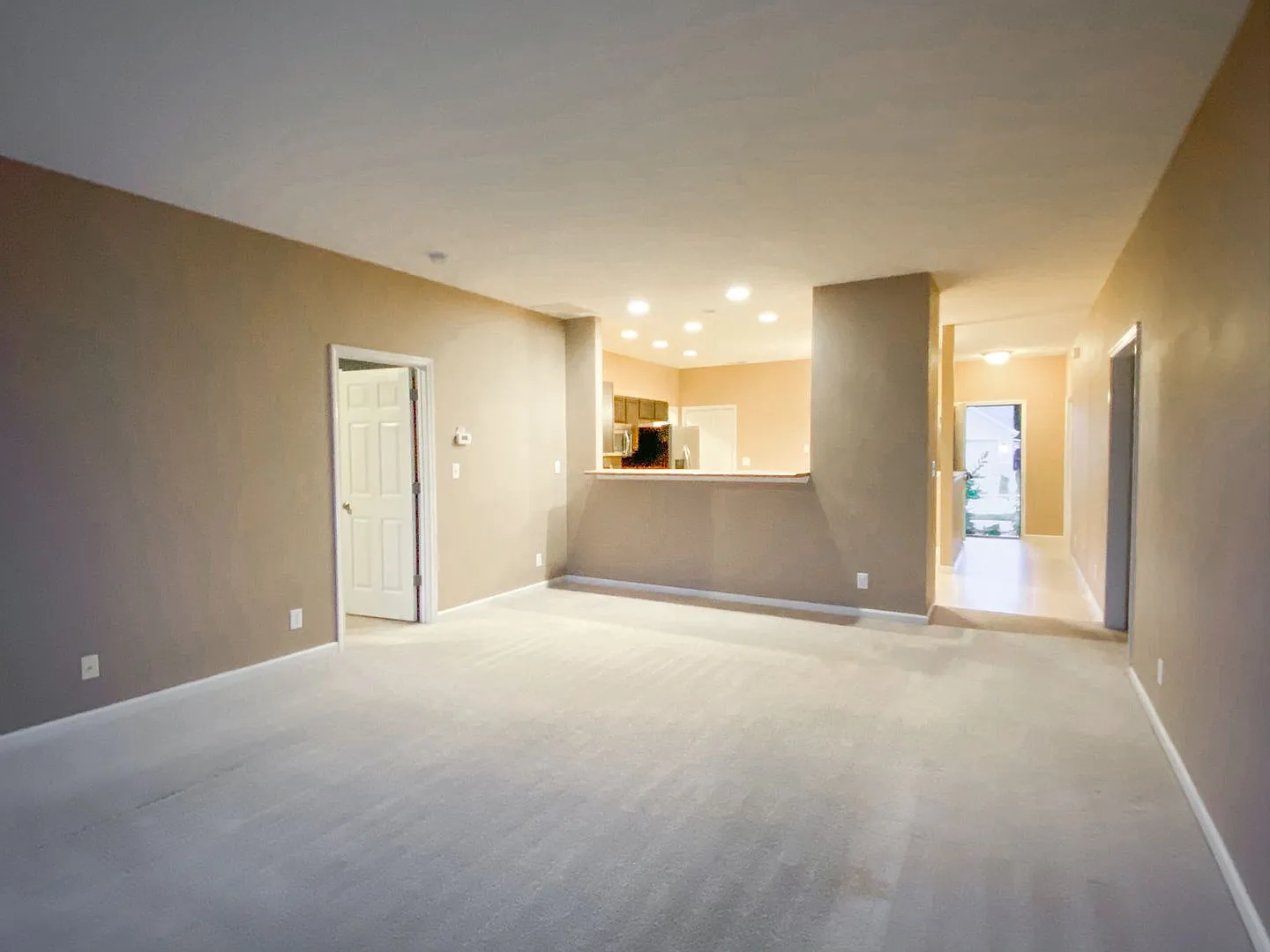 3 Bedroom Home In Lindberg Village — Photo 3