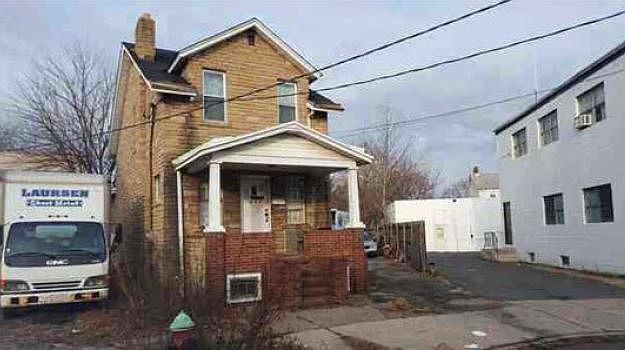 2nd image of 246 Woodland St