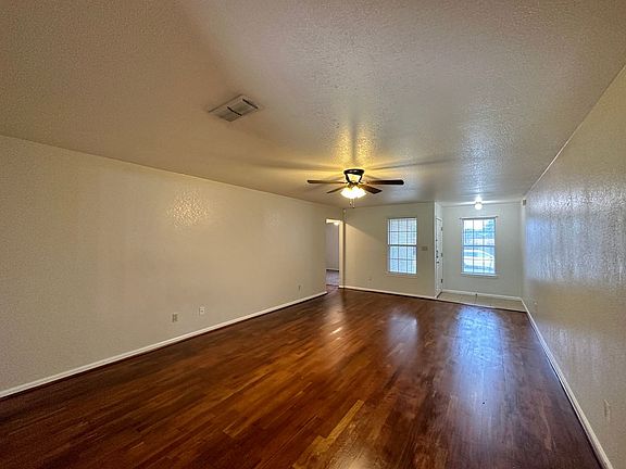 5th image of 3004 Gus Dr