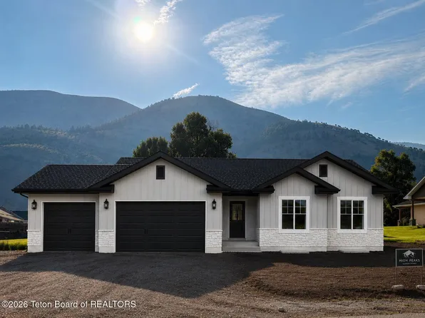 2 Madison St, Afton, WY 83110