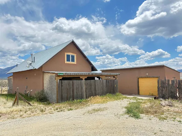 40 Santistevan Road, El Prado, NM 87529