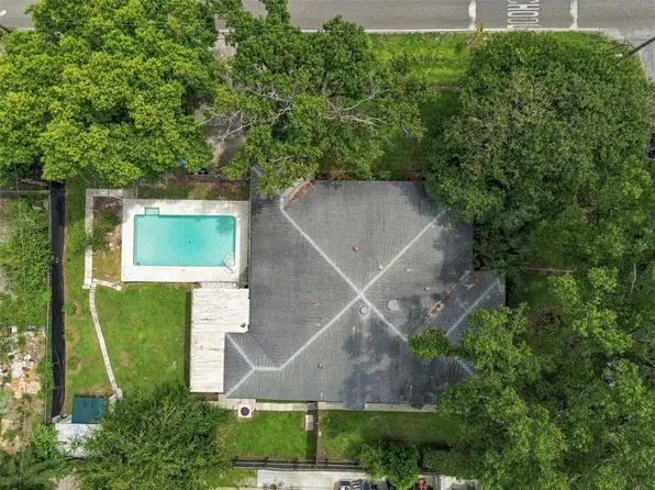 7901 N Greenwood Ave view 24