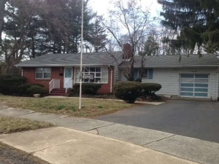 67 W Foch Ave photo 1